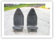 (10/41):fotele na szyny - w nienajgorszym stanie, ale dobrze by je byo obi